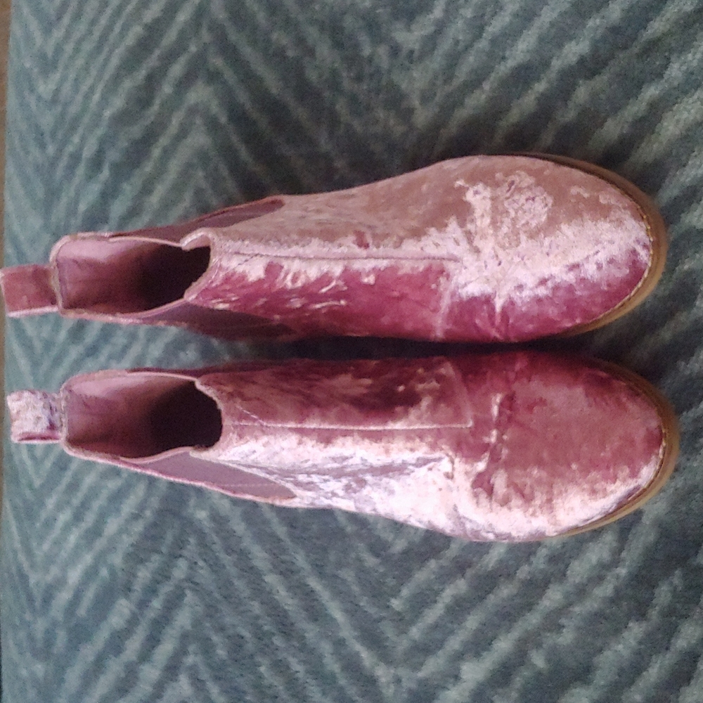Toms pink velvet booties